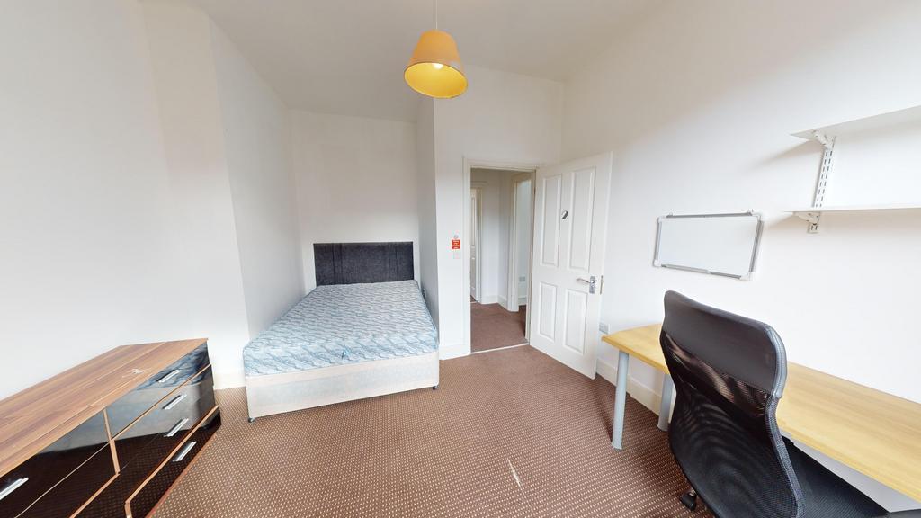 House in Newcastle upon Tyne - View 4