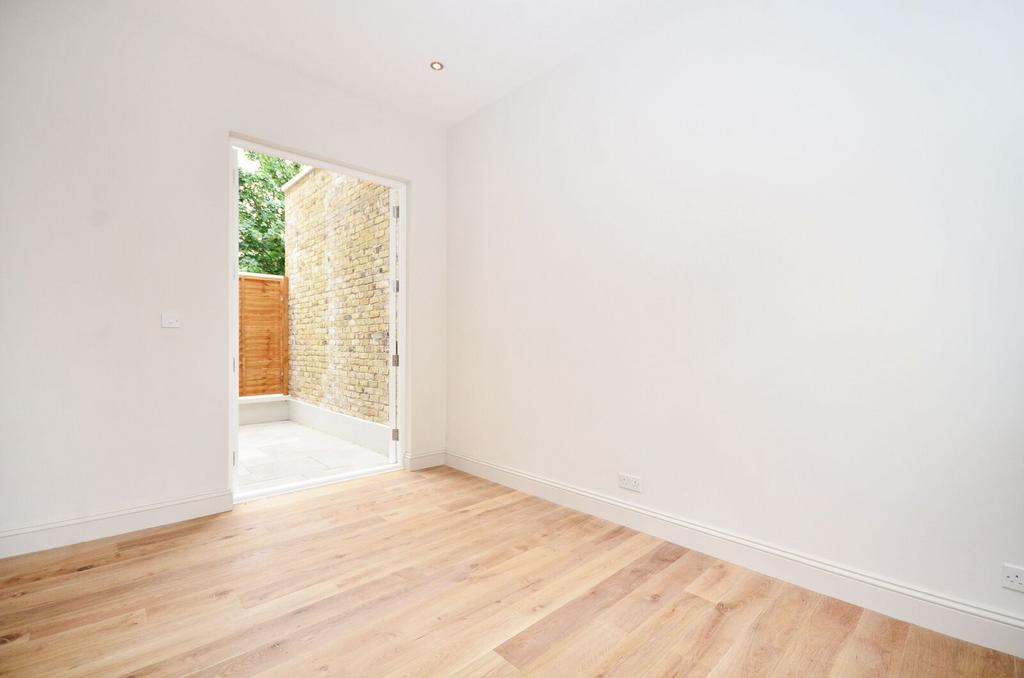 Apartment in London - More