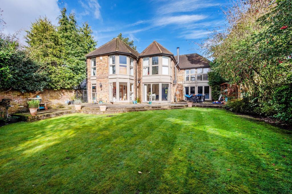 House in London - View 2