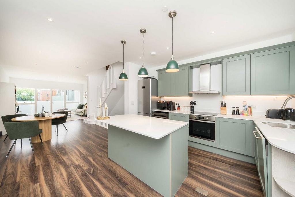 House in Wimbledon - View 2