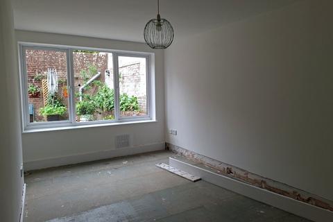 2 bedroom ground floor flat for sale, East Street, BLANDFORD FORUM