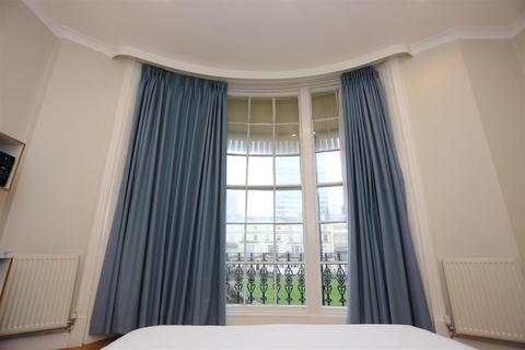 Studio to rent, Regency Square, Brighton