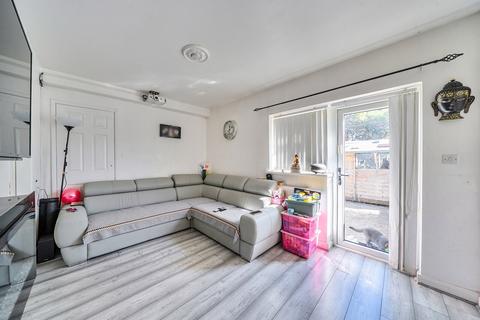 3 bedroom end of terrace house for sale, Allenby Road, Greenford, Southall, UB1