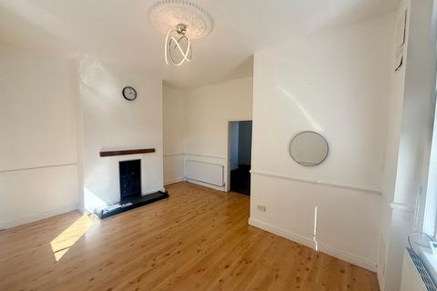 2 bedroom terraced house to rent, Kings Place, Sunderland, SR4