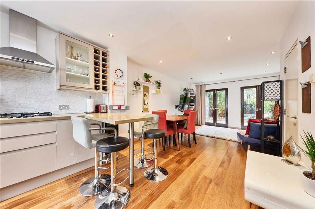 House in London - View 2