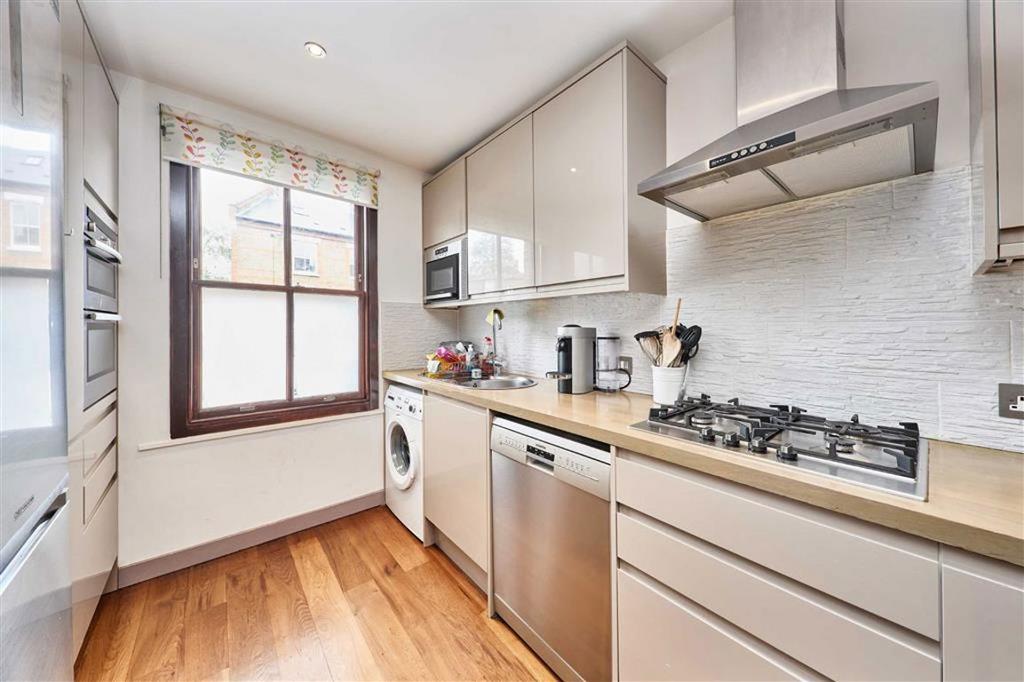 House in London - View 3