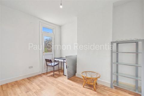 undefined, Effingham Road, London, N8