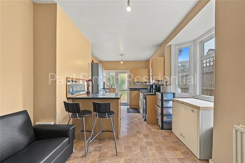 undefined, Effingham Road, London, N8
