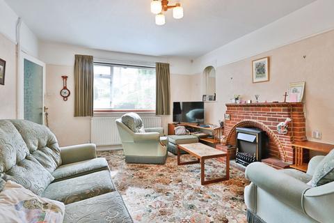 2 bedroom bungalow for sale, Burnham Drive, QUEENS PARK, Bournemouth, Dorset, BH8