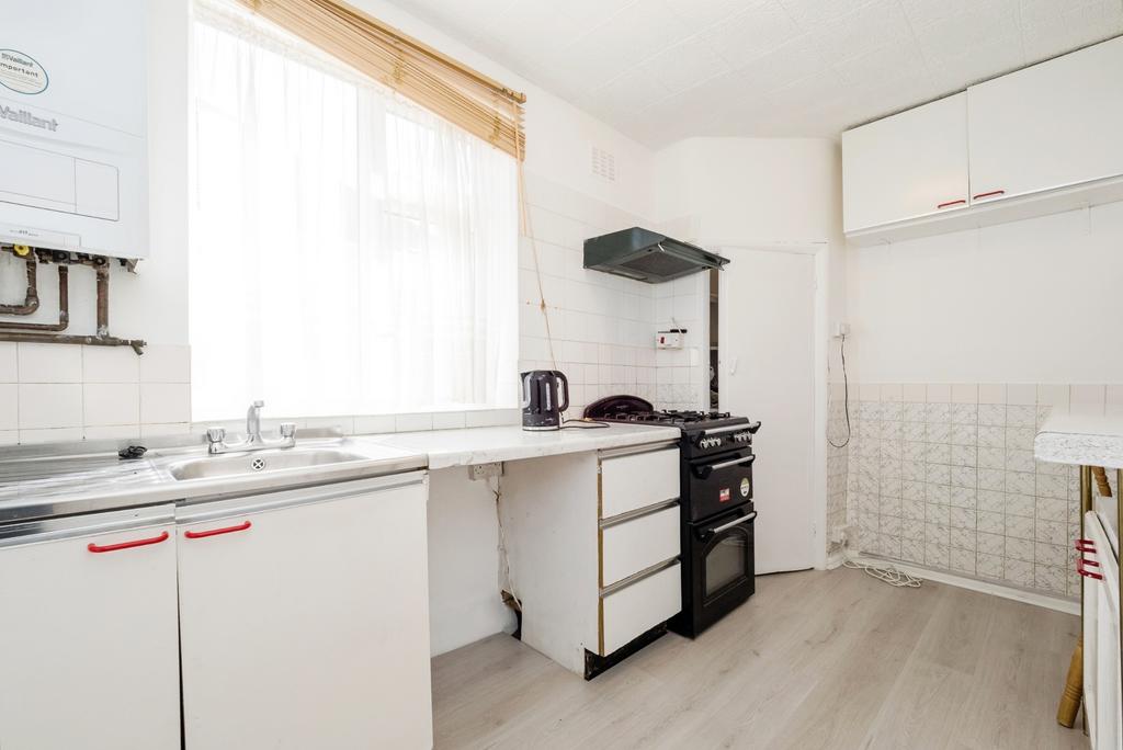 House in Hornchurch - More