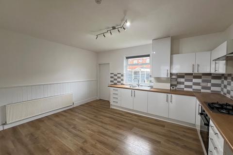 3 bedroom terraced house to rent, Mount Pleasant Road, Manchester, M34