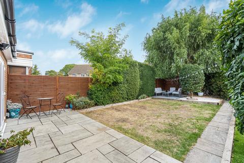 4 bedroom semi-detached house for sale, Wolsey Road, Sunbury-on-thames, Surrey, TW16