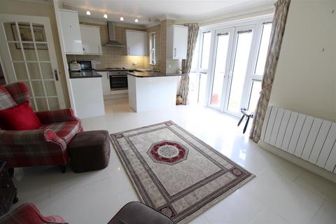 2 bedroom apartment for sale, Egypt Esplanade, Cowes PO31