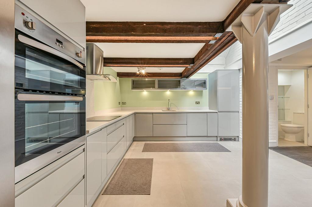 House in London - View 5