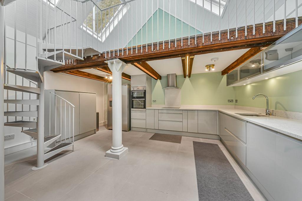 House in London - View 3