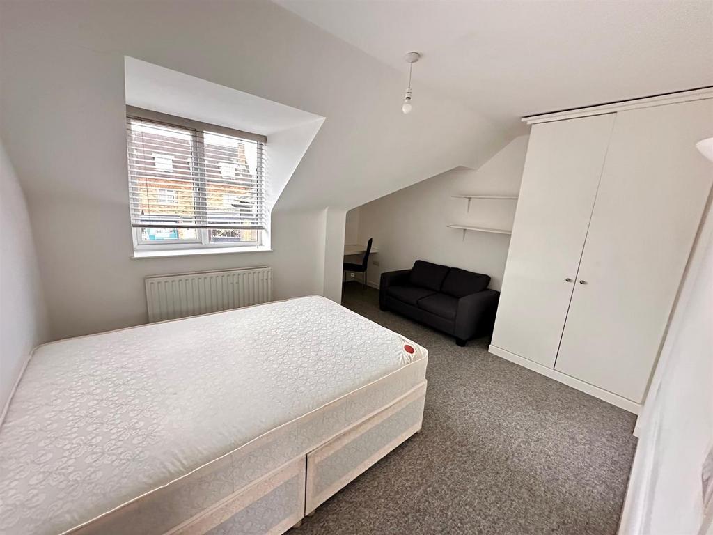 Apartment in London, Cowley - View 3