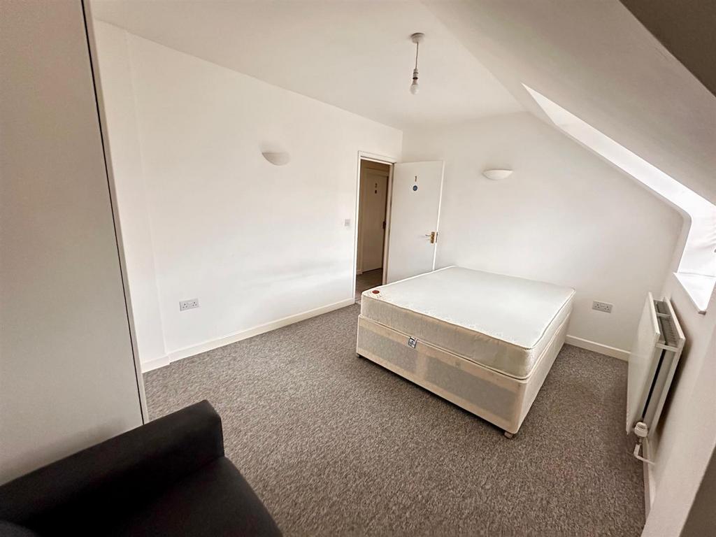 Apartment in London, Cowley - View 4