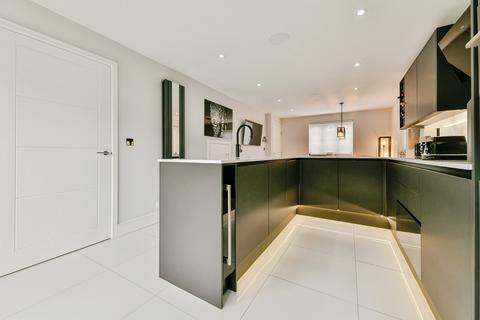 4 bedroom semi-detached house for sale, Snowdonia Way, Stevenage, Hertfordshire, SG1
