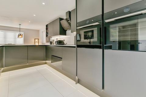 4 bedroom semi-detached house for sale, Snowdonia Way, Stevenage, Hertfordshire, SG1
