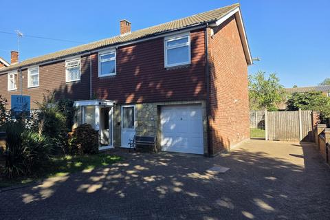 3 bedroom end of terrace house to rent, Chigwell IG7