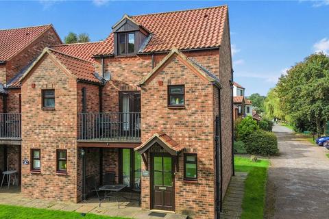 3 bedroom end of terrace house for sale, Larpool Lane, Whitby, YO22