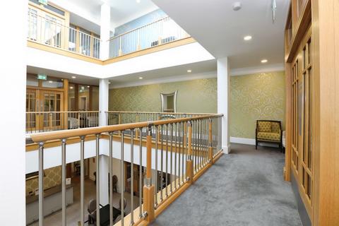 2 bedroom flat for sale, Durrants Drive, Faygate, HORSHAM