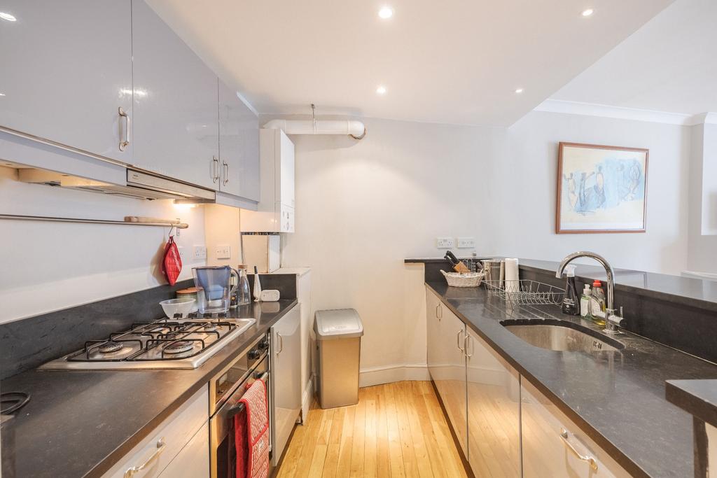 Apartment in London - View 5