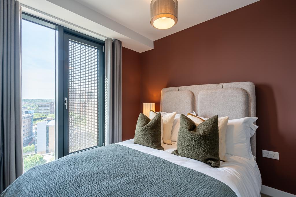 Apartment in Leeds, Yorkshire - View 4