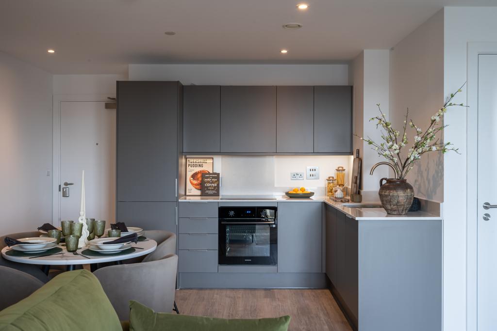 Apartment in Leeds, Yorkshire - View 5