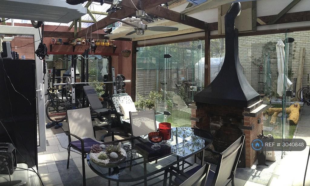 House in London - View 3