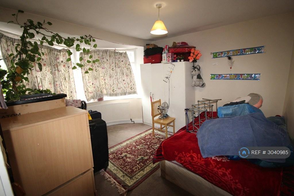 Apartment in Wembley - More