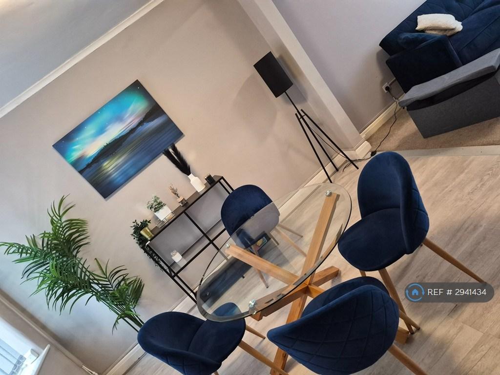 House in Oldham, Greater Manchester - View 4