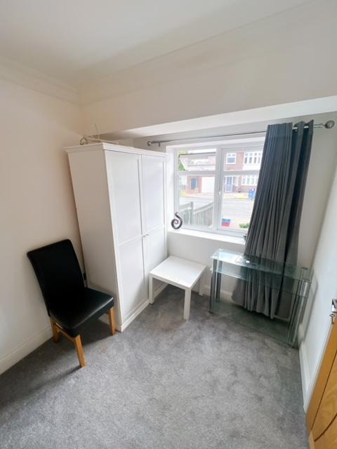 Apartment in Isleworth - View 2