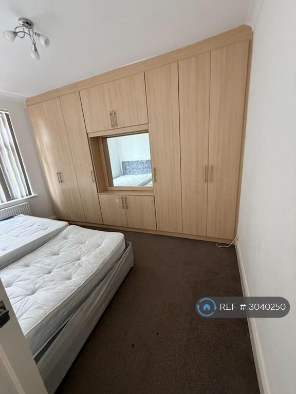 House in Harrow - View 5