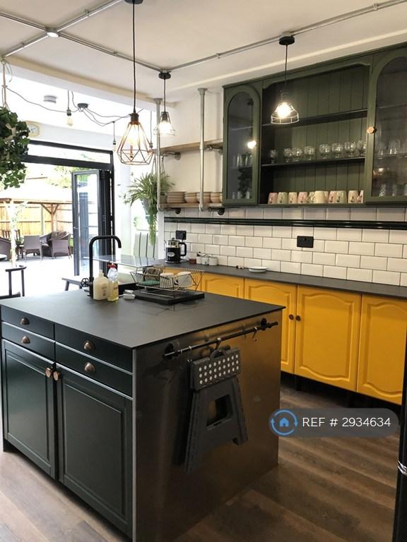 House in London - View 3