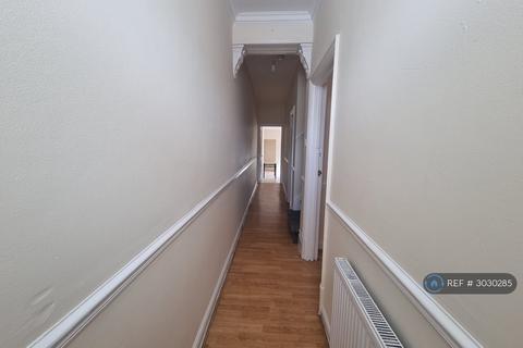 3 bedroom terraced house to rent, Kimberley Road, Leicester, LE2