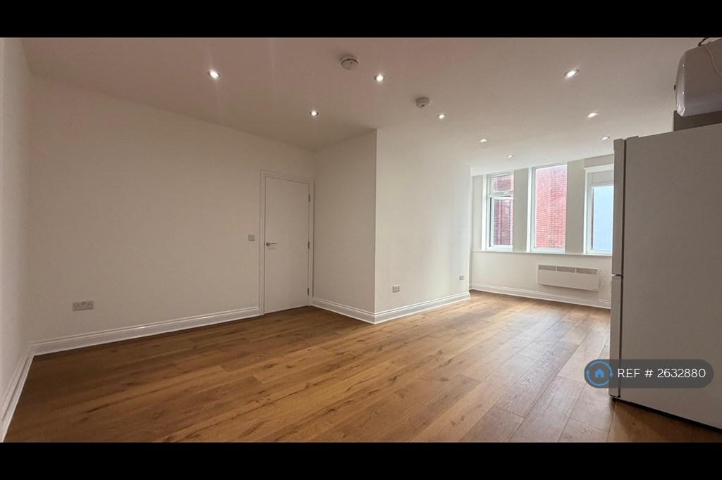 Apartment in Croydon - View 4