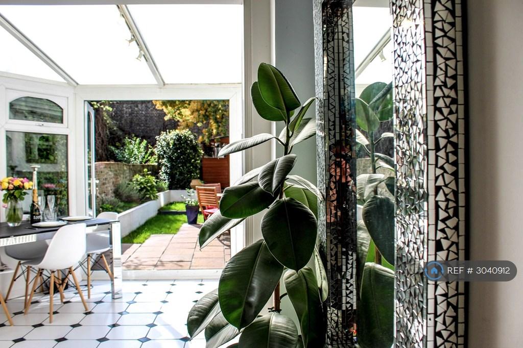 Apartment in London - View 3
