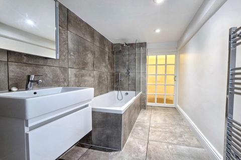 2 bedroom apartment to rent, Bolton Road, London, NW8