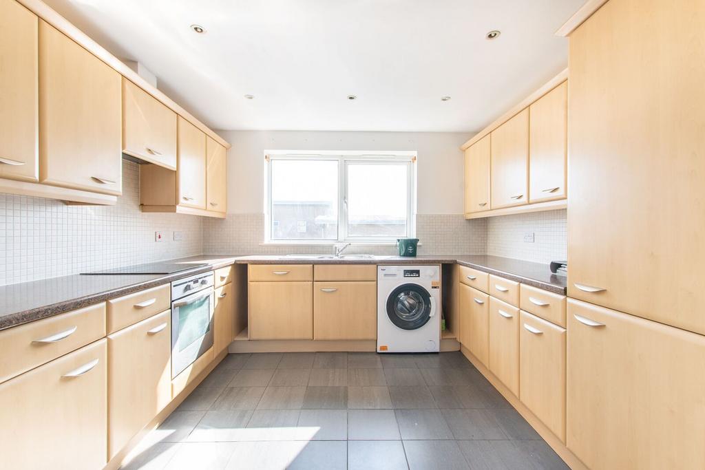 Apartment in Wembley - View 2