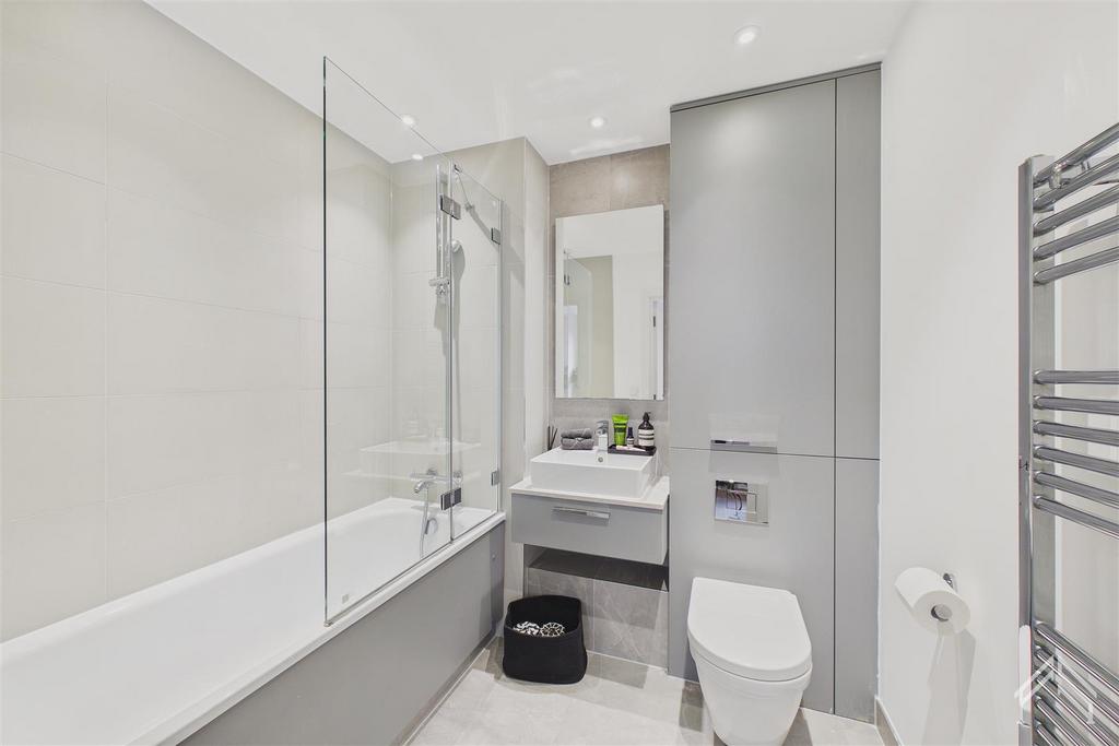 Apartment in London - View 5