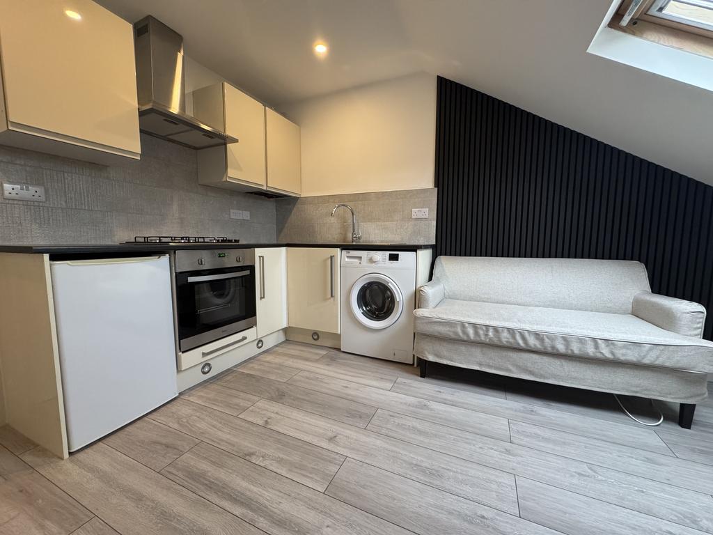 Apartment in London - View 2