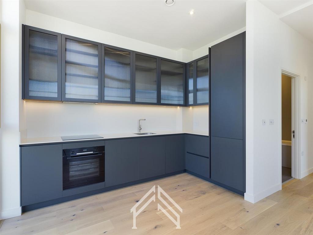 Apartment in Tottenham Hale - View 2