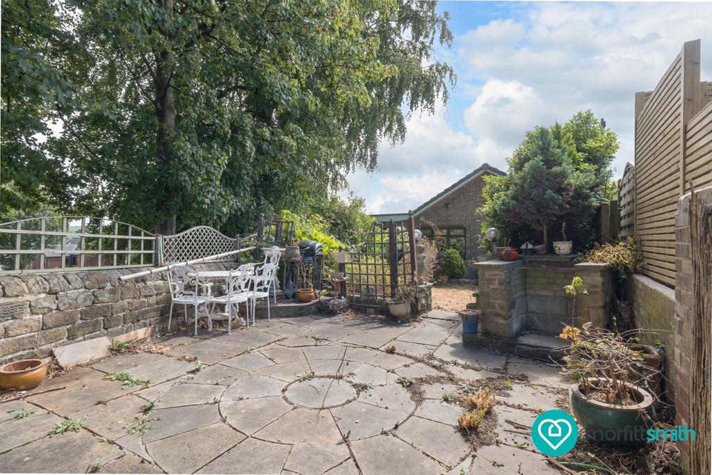 House in Sheffield, Middlewood, Wadsley - More