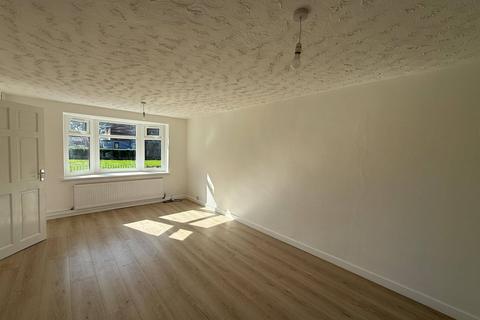 3 bedroom terraced house to rent, Leacroft, Willenhall, Walsall, WV12 5JZ