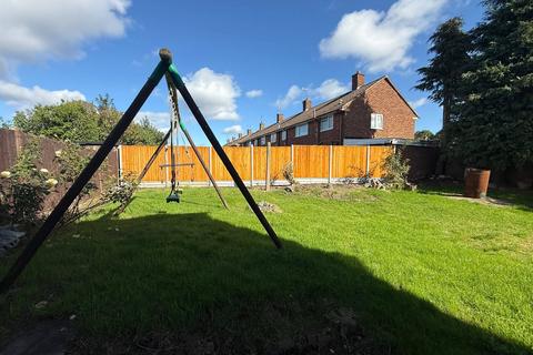 3 bedroom terraced house to rent, Leacroft, Willenhall, Walsall, WV12 5JZ