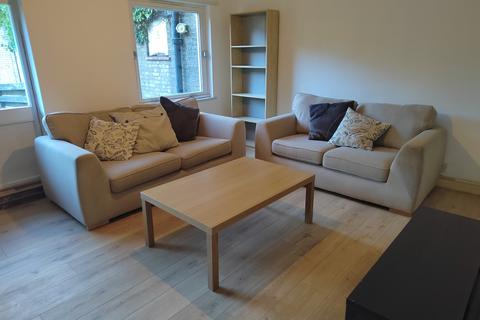 4 bedroom maisonette to rent, Nelson Square, London, SE1