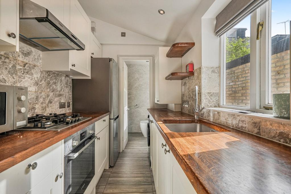 House in Twickenham - View 3