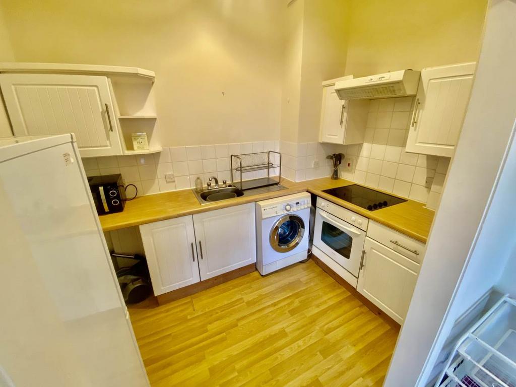 Apartment in Swansea, Brynmill, Uplands - View 5