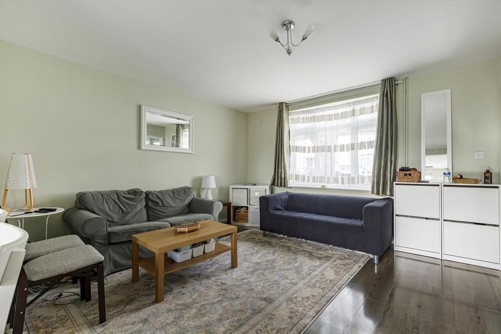 House in London, Royal Borough of Kingston upon Thames - View 3